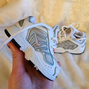 ✨SOLD✨Baby NIKE Shoes Size 3C- White, Silver & Pink